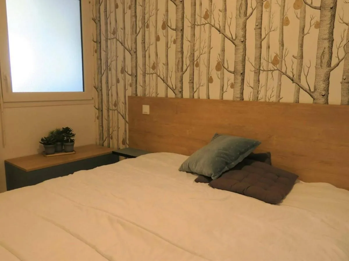 Apartment Appartement Renove Avec Balcon, Parking Et Acces Direct A La Plage De Trestraou - Perros-Guirec - Fr-1-368-260